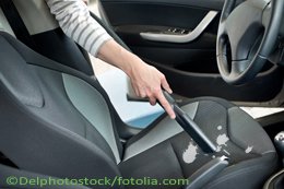 Milchgeruch in Fahrzeugen entfernen