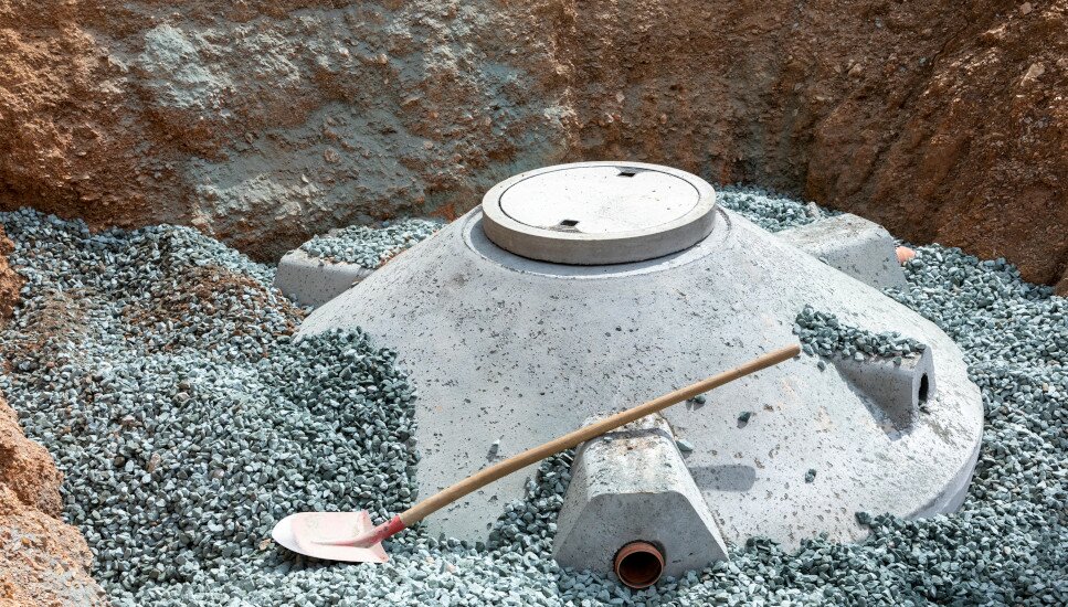Zisterne wird in den Boden gebaut